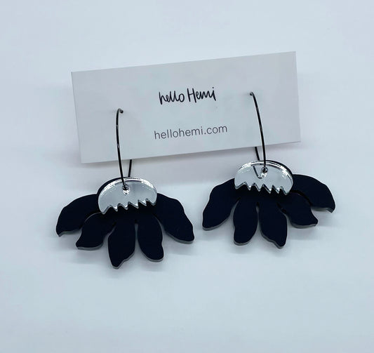 S p r i n g | Silver Mirror + Matte Black