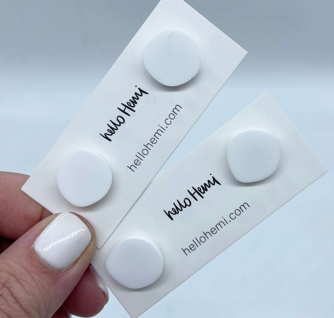 S p o t s | Matte White