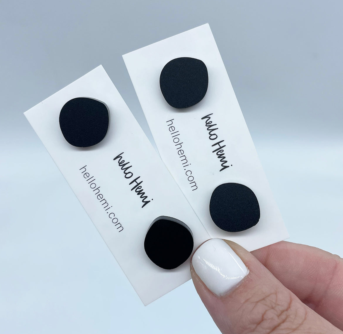 S p o t s | Matte Black