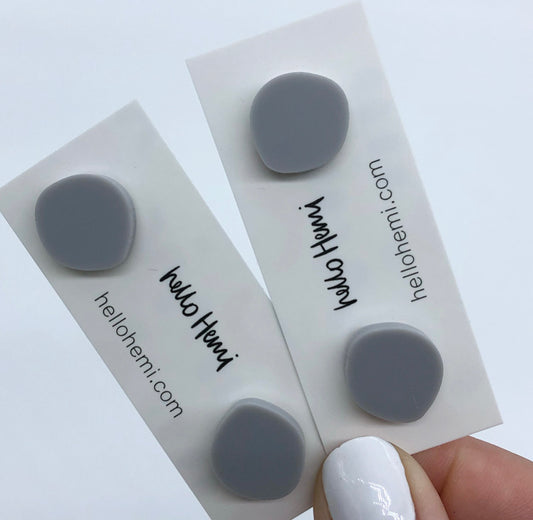 S p o t s | Matte Grey